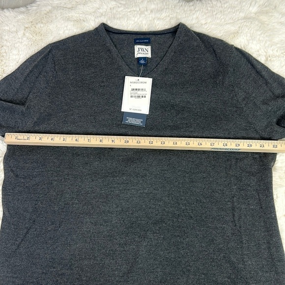NWT John W. Nordstrom 100% Italian Merino Extrafine Wool V-Neck Gray Sweater - Picture 9 of 11
